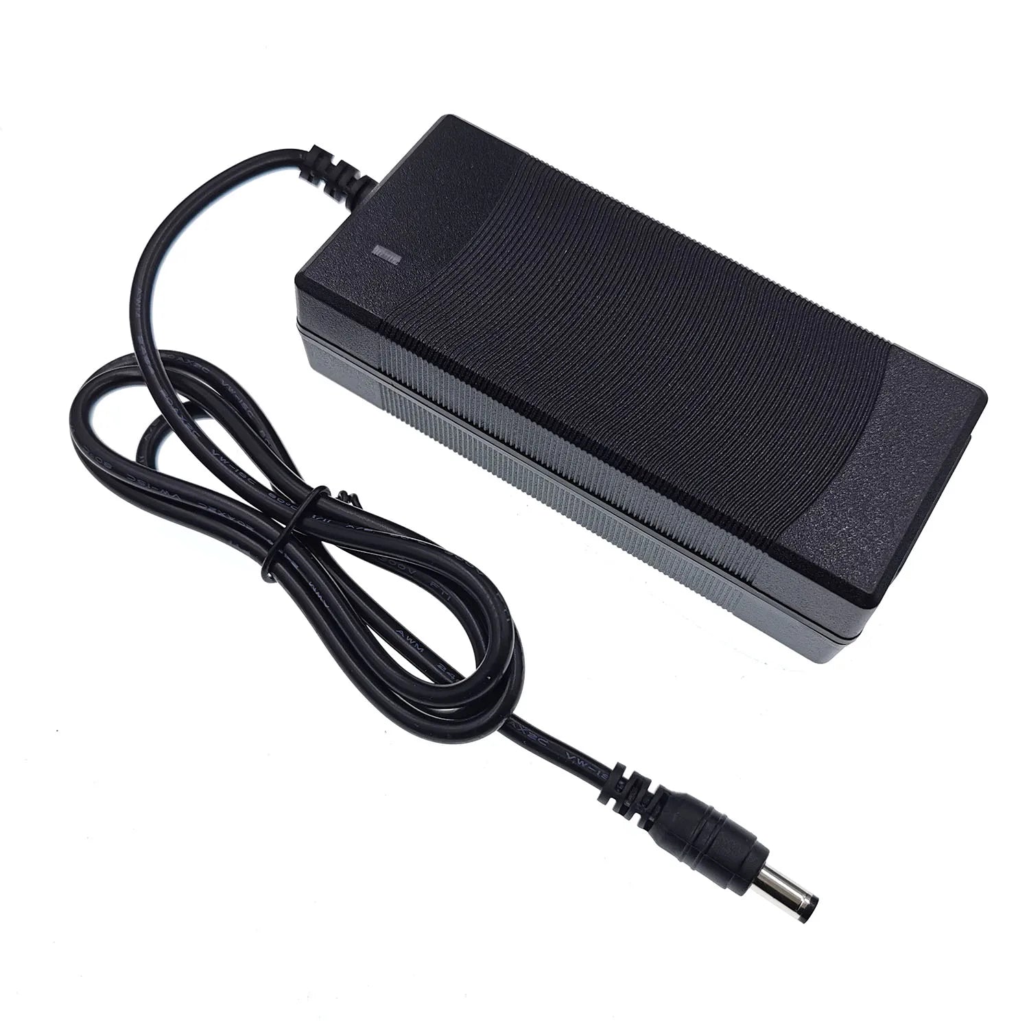 Carregador de Bateria de Lítio 36V/42V 2A — Bike e Patinete Elétrico
