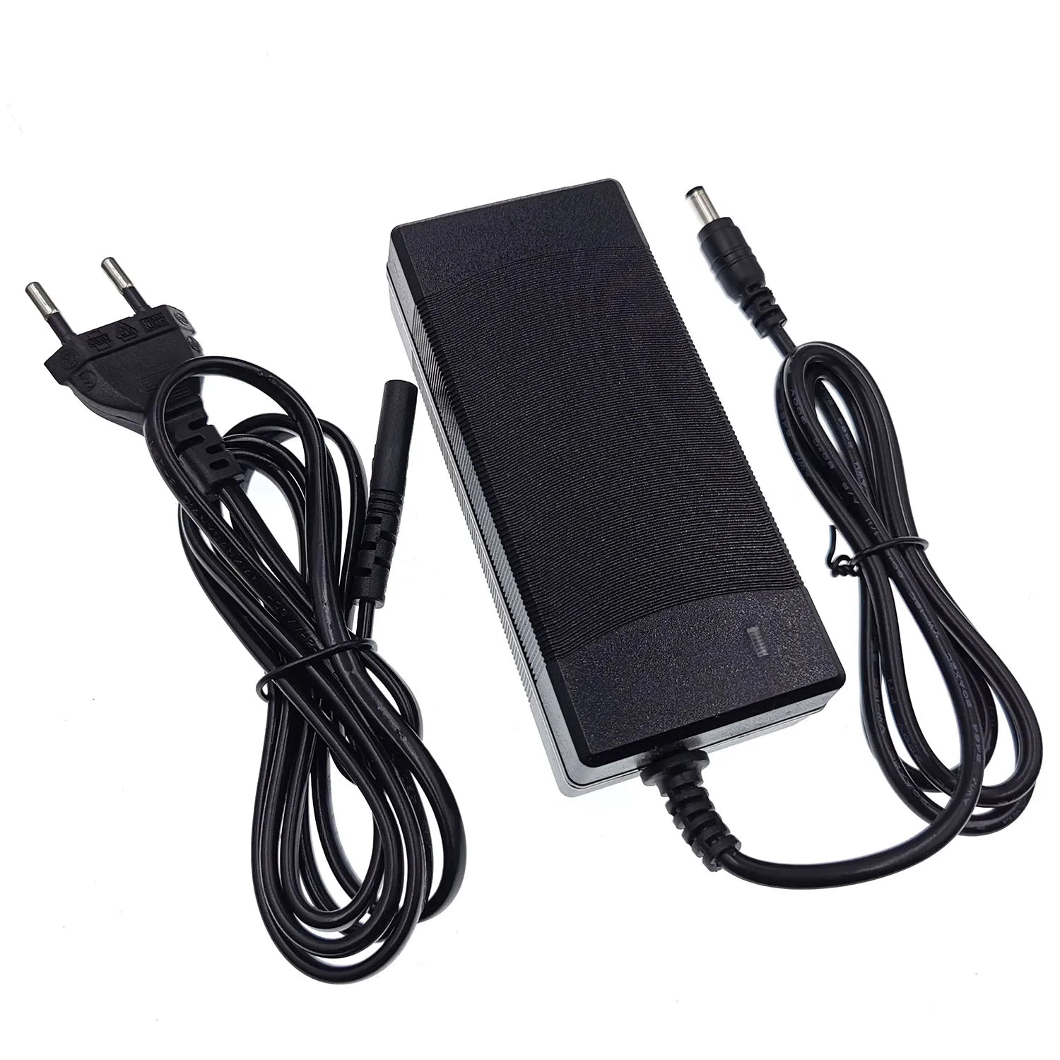 Carregador de Bateria de Lítio 36V/42V 2A — Bike e Patinete Elétrico