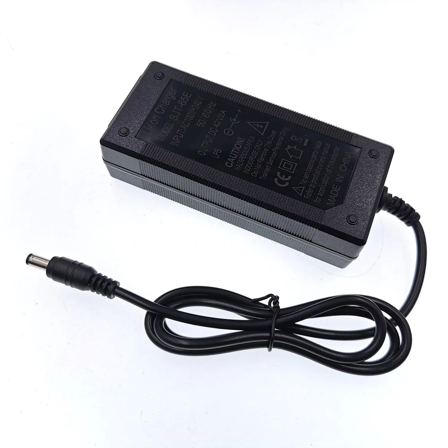 Carregador de Bateria de Lítio 36V/42V 2A — Bike e Patinete Elétrico